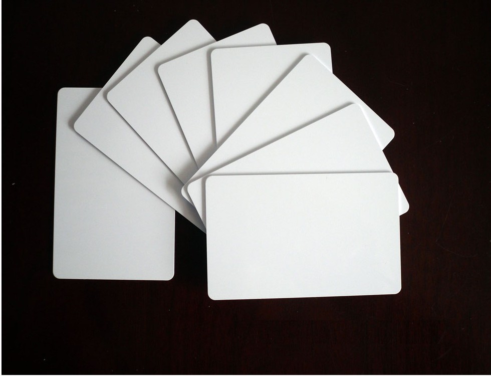 車牌識別系統(tǒng)通過快速識別加快通行改善停車場口堵的問題