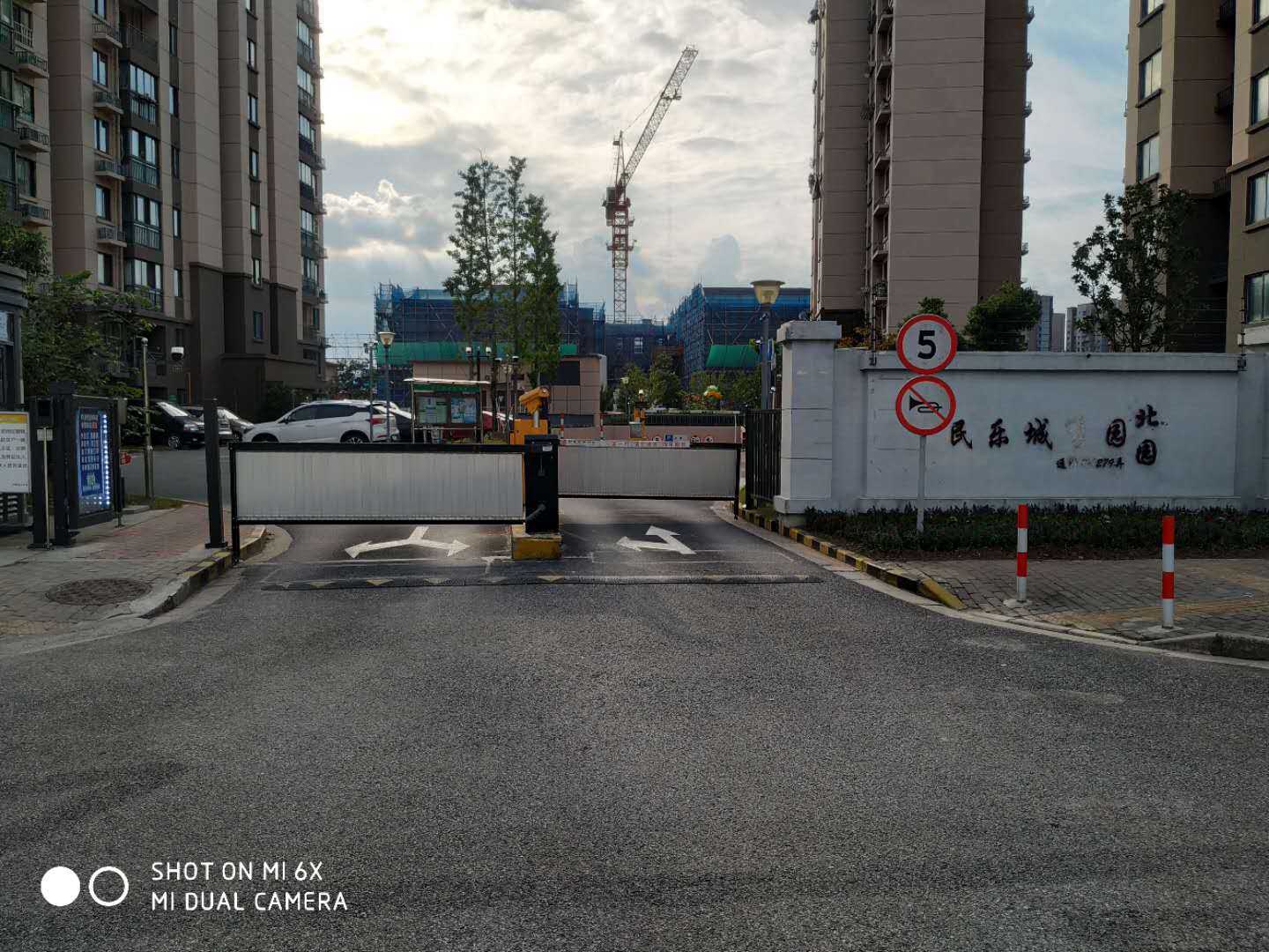 無人值守車牌識(shí)別系統(tǒng)?簡(jiǎn)化停車場(chǎng)管理方式